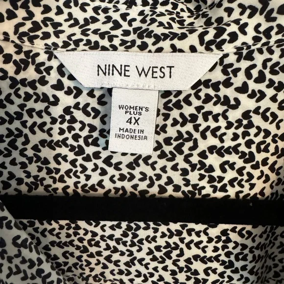Nine West 4X Black Hearts with White Background Blouse - Picture 2 of 5